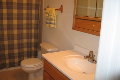 deer-run-furnished-bath